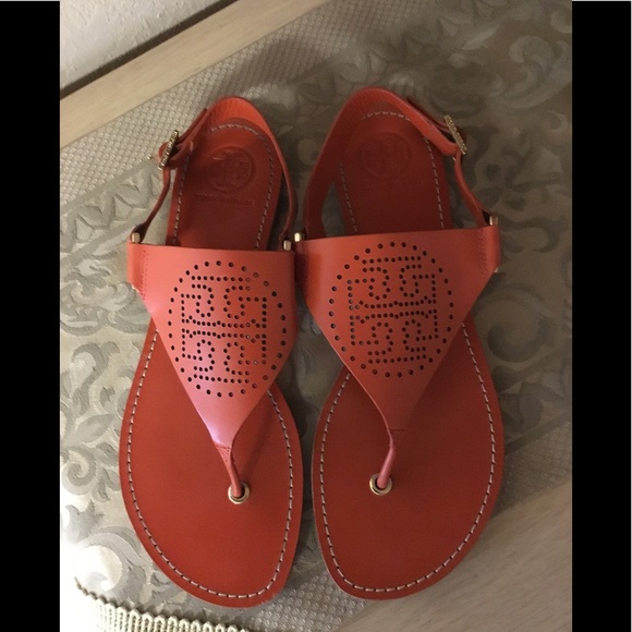 Tory Burch Shoes - Tory burch vintage daniela sandals sz.9.5 $98